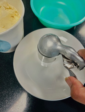 Bombe Alaska - Ice Cream Prep - Step 2