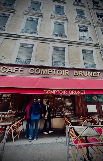 Entrance to Comptoir Brunet