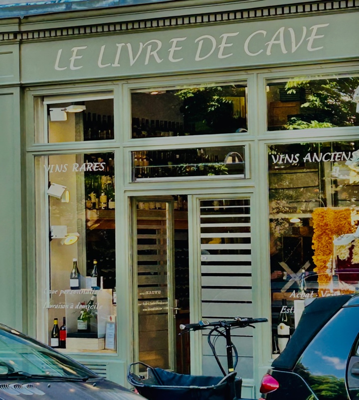 Entrance to ‘Le Livre de Cave’ Wine collectors store, Paris 75007