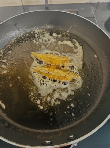 Pan Fried Anchovies - Frying & Plating - Step 8