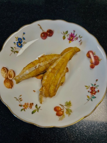 Pan Fried Anchovies - Frying & Plating - Step 10