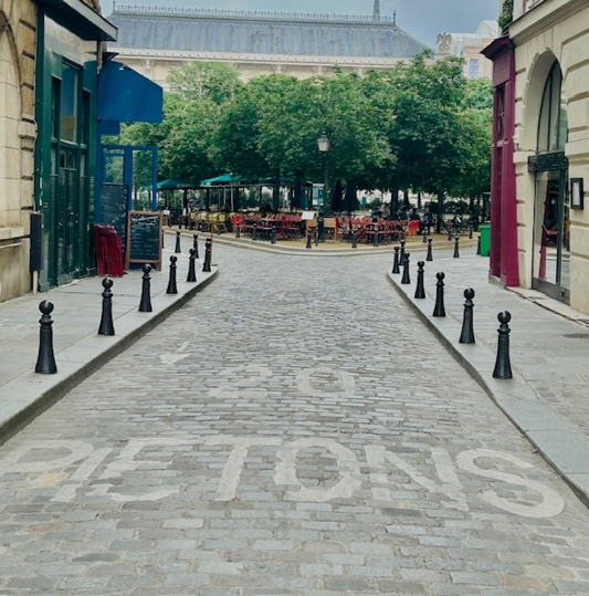 Images of Place Dauphine, Paris